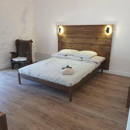 Barn Conversion Boutique-style *